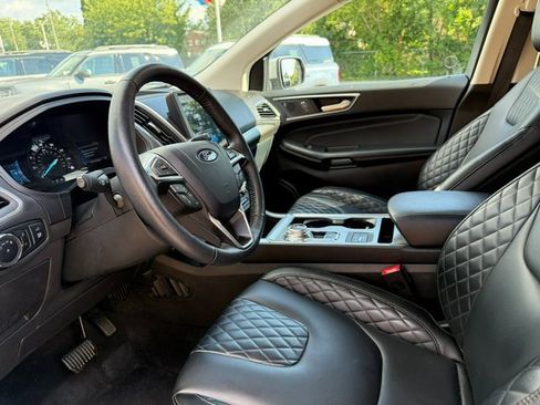 Used 2024 Ford Edge Titanium image 11