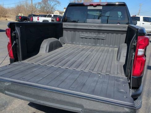 Used 2023 Chevrolet Silverado 1500 ZR2 w/ Technology Package image 27