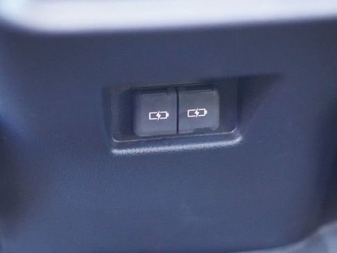 Certified 2024 Toyota Venza LE image 38