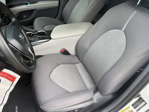 Used 2022 Toyota Camry LE FWD image 16