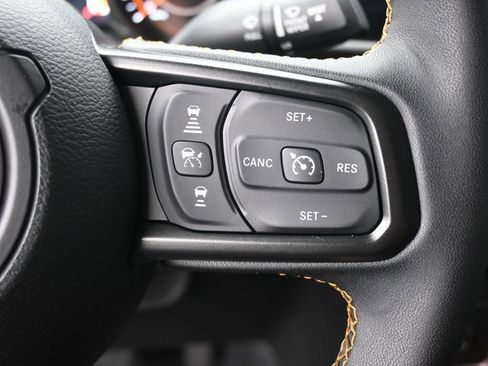 Used 2024 Jeep Gladiator Sport AWD/4WD image 21