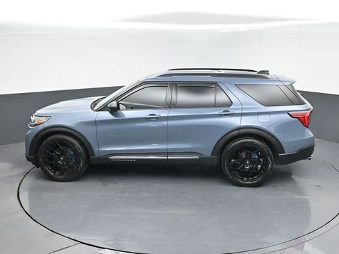 Certified 2025 Ford Explorer Active w/ Active Comfort Package RWD image 41