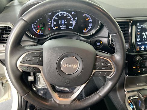 Used 2022 Jeep Grand Cherokee Limited image 11