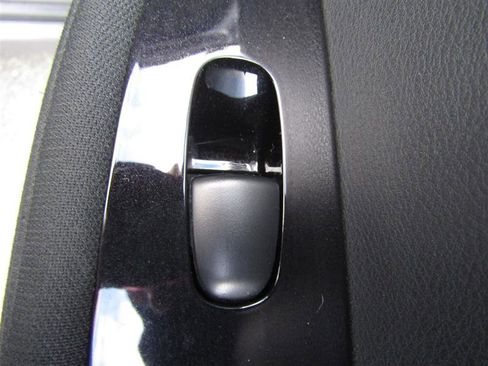 Used 2022 Nissan Leaf SV image 34