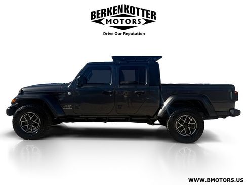 Used 2020 Jeep Gladiator Overland AWD/4WD image 6