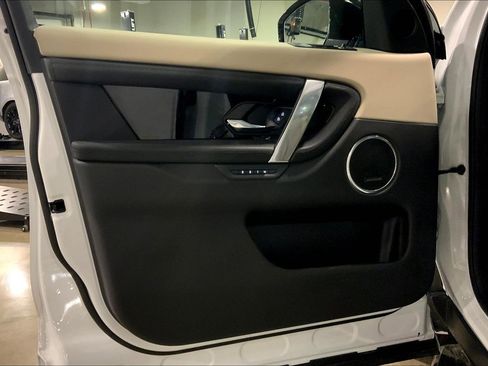 New 2025 Land Rover Discovery Sport S image 10