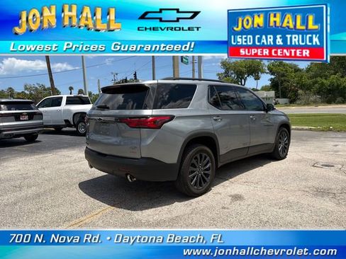 Used 2023 Chevrolet Traverse RS FWD image 13