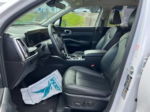 Used 2024 Kia Sorento S FWD image 6
