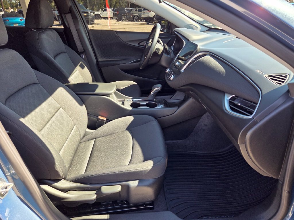 Used 2024 Chevrolet Malibu RS FWD image 16