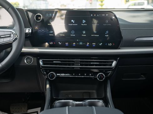 New 2026 Chevrolet Traverse LT w/ Driver Confidence Package image 25