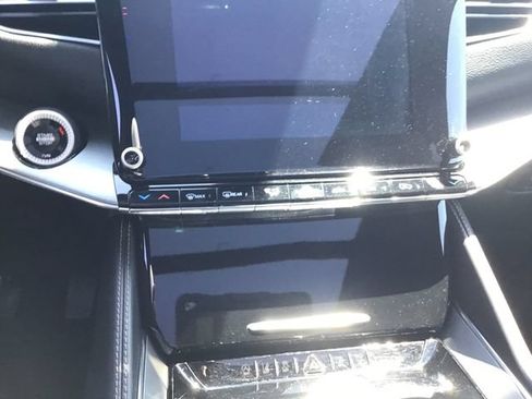 Used 2024 Jeep Wagoneer Series II AWD/4WD image 18