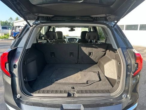 Used 2020 GMC Terrain SLT AWD/4WD image 13