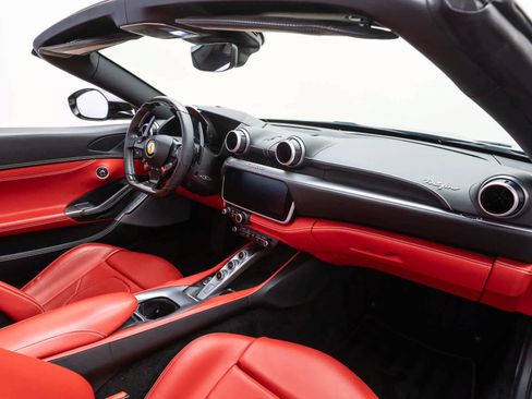 Used 2020 Ferrari Portofino RWD image 13