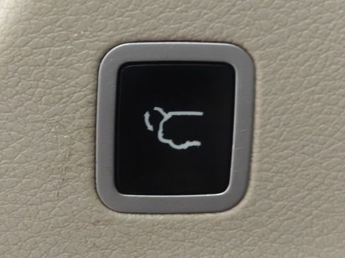 Used 2017 Chrysler Pacifica Touring-L FWD image 35