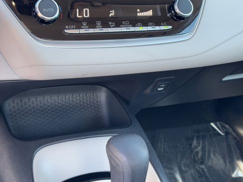 Certified 2025 Toyota Corolla LE image 26