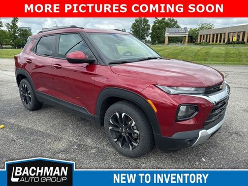 Used 2021 Chevrolet TrailBlazer LT w/ Premium Seating Package FWD image 1