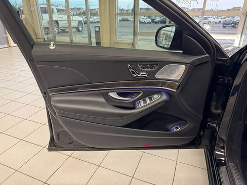 Used 2017 Mercedes-Benz S 550 4MATIC Sedan image 5