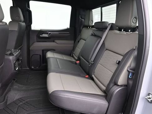 Used 2024 Chevrolet Silverado 1500 ZR2 w/ Technology Package AWD/4WD image 26