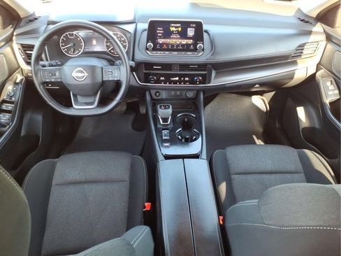Used 2025 Nissan Rogue SV FWD image 25