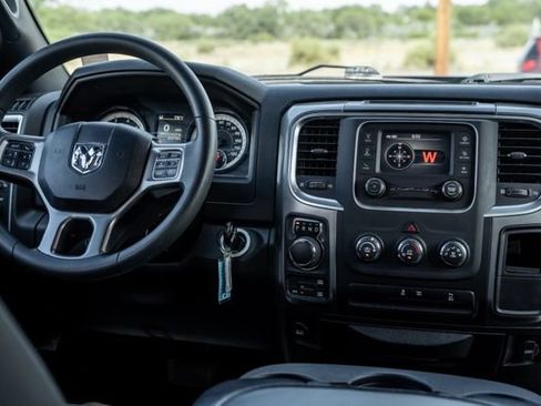Used 2024 RAM 1500 Warlock AWD/4WD image 15