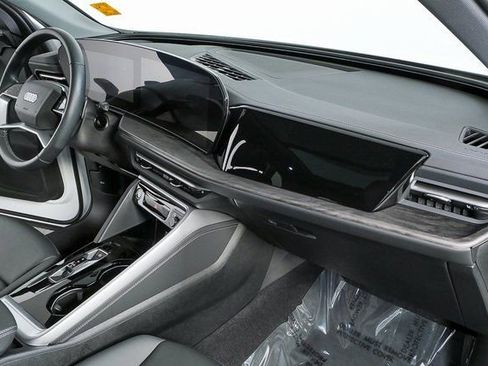 Used 2025 Audi Q5 Premium w/ Convenience Package image 24