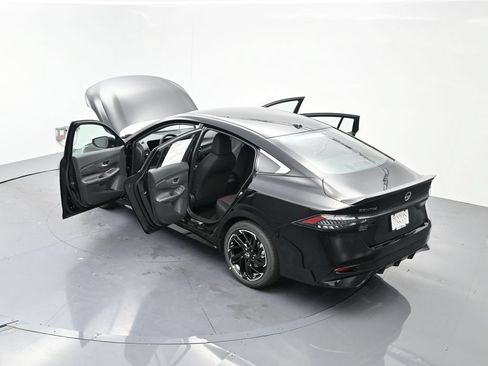 New 2026 Nissan Sentra SR w/ SR All Weather Package FWD image 23