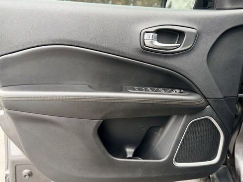 Used 2020 Jeep Compass Limited image 18