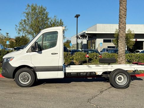 Used 2024 Mercedes-Benz Sprinter 4500 image 3
