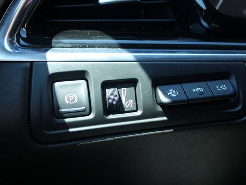 Used 2020 Cadillac XT6 Premium Luxury AWD/4WD image 19