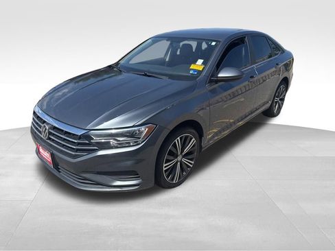 Used 2020 Volkswagen Jetta SE FWD image 2