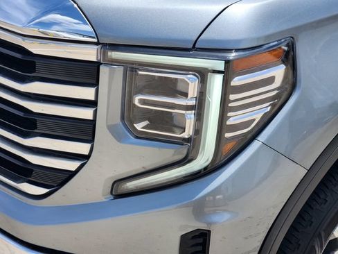 Used 2025 GMC Sierra 1500 SLT RWD image 9