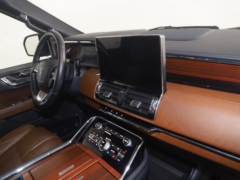 Used 2023 Lincoln Navigator Reserve image 45