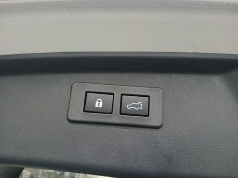 Used 2025 Subaru Outback Limited AWD/4WD image 28