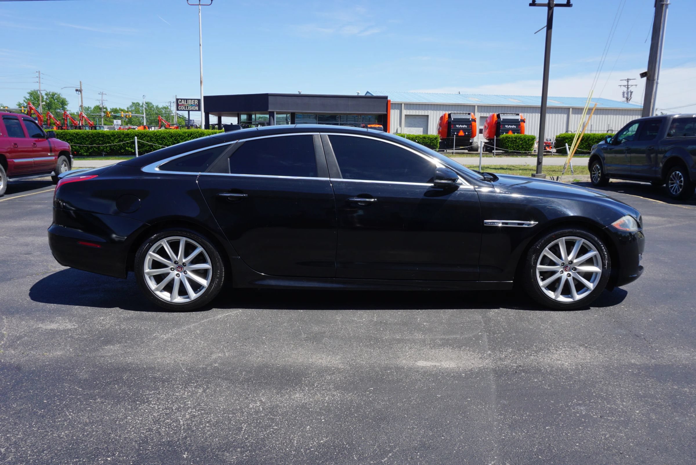 Used 2016 Jaguar XJ R-Sport RWD image 4