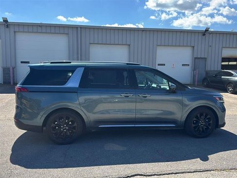 Used 2024 Kia Carnival SX FWD image 2