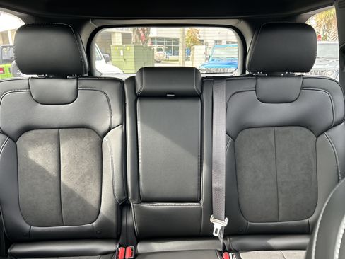 New 2025 Jeep Grand Cherokee Altitude image 18