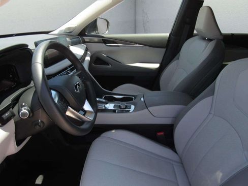 Used 2026 INFINITI QX60 Luxe w/ Family Package AWD/4WD image 16