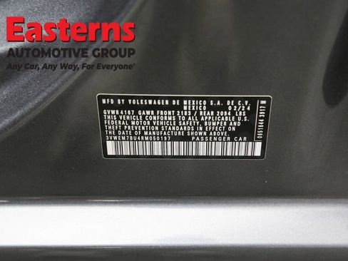 Used 2024 Volkswagen Jetta SE image 33