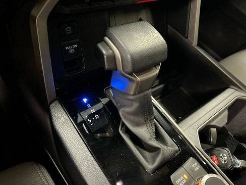 Used 2025 Toyota Tundra SR5 AWD/4WD image 18
