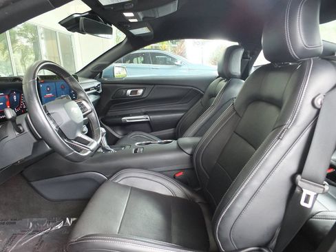 Used 2025 Ford Mustang GT Premium RWD image 15