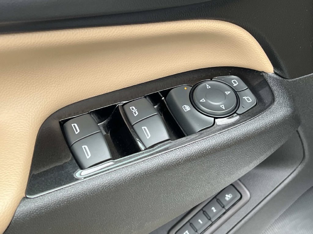 Used 2022 Chevrolet Equinox Premier AWD/4WD image 14