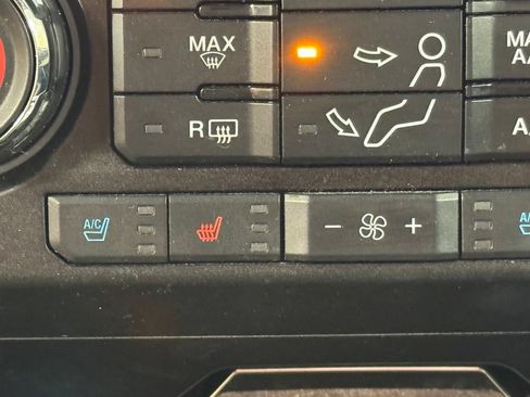 Used 2019 Ford F250 Lariat w/ Lariat Ultimate Package AWD/4WD image 41
