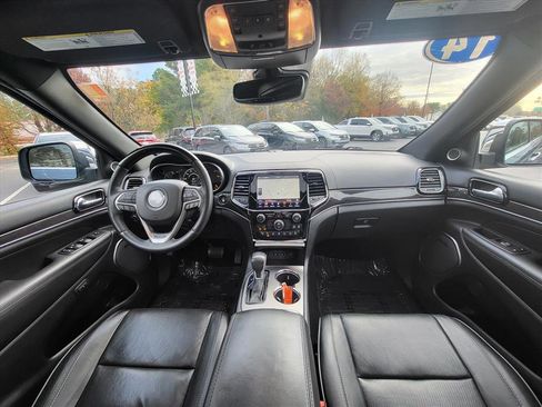 Used 2019 Jeep Grand Cherokee Overland image 16