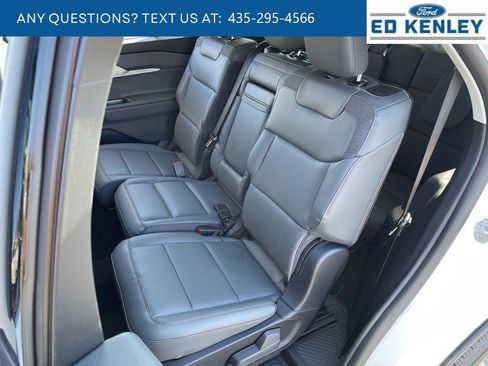 New 2026 Ford Explorer Active w/ Active Comfort Package image 7