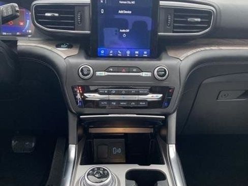 Used 2020 Ford Explorer Platinum w/ Premium Technology Package image 23