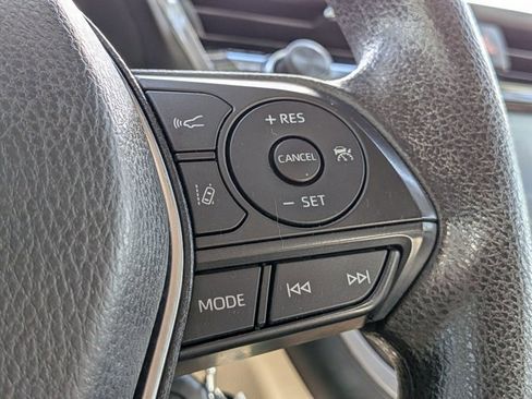 Used 2020 Toyota Camry LE image 14