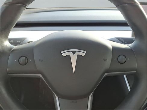 Used 2019 Tesla Model 3 image 10