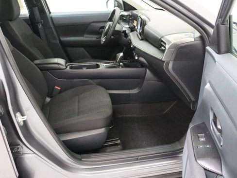 Used 2025 Nissan Kicks S FWD image 35