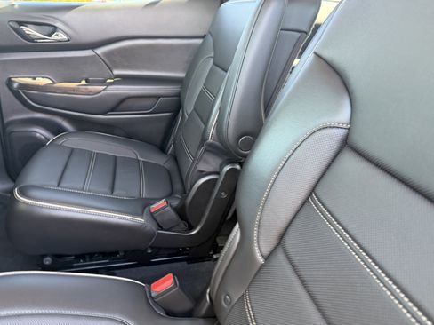 Used 2020 GMC Acadia Denali w/ Technology Package image 17