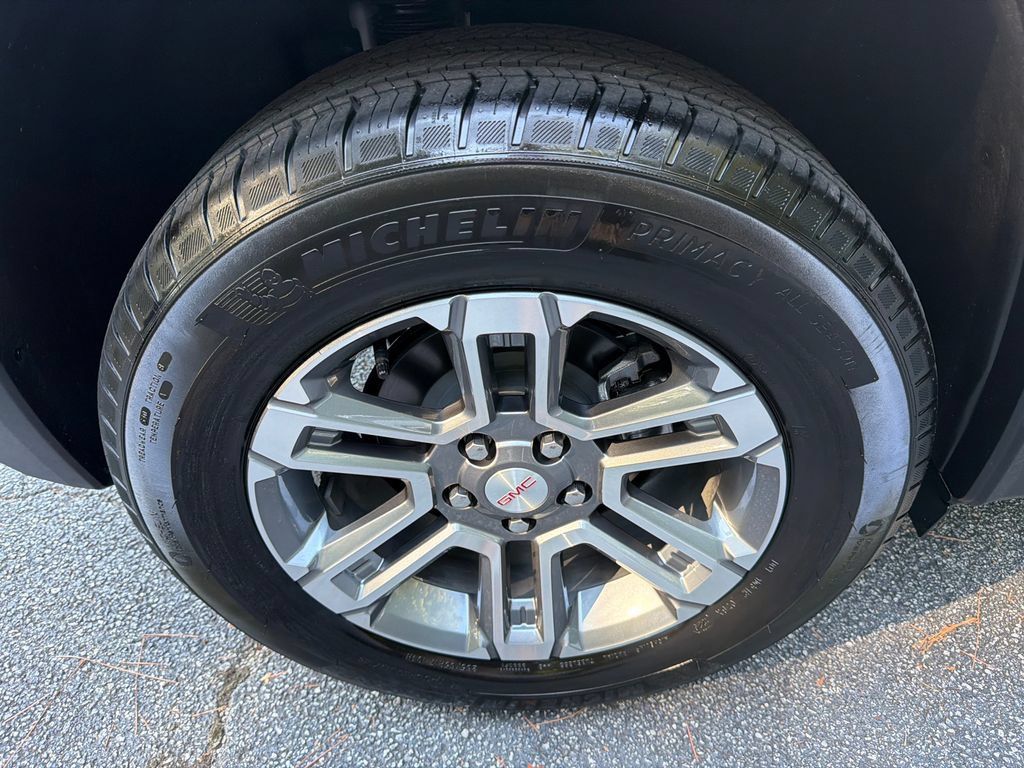 Used 2026 GMC Terrain Elevation w/ Technology Package II FWD image 17